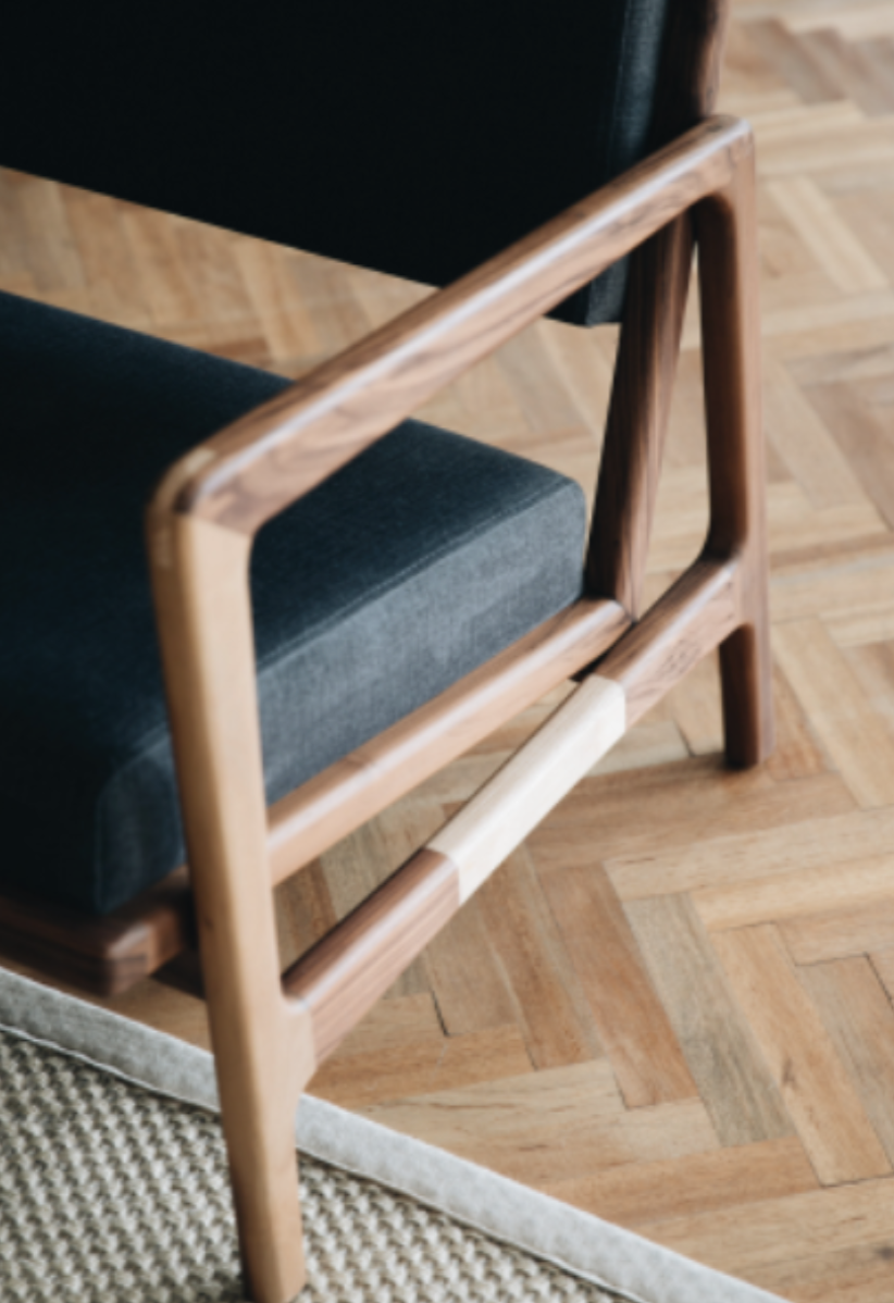 Love Seat Ibis