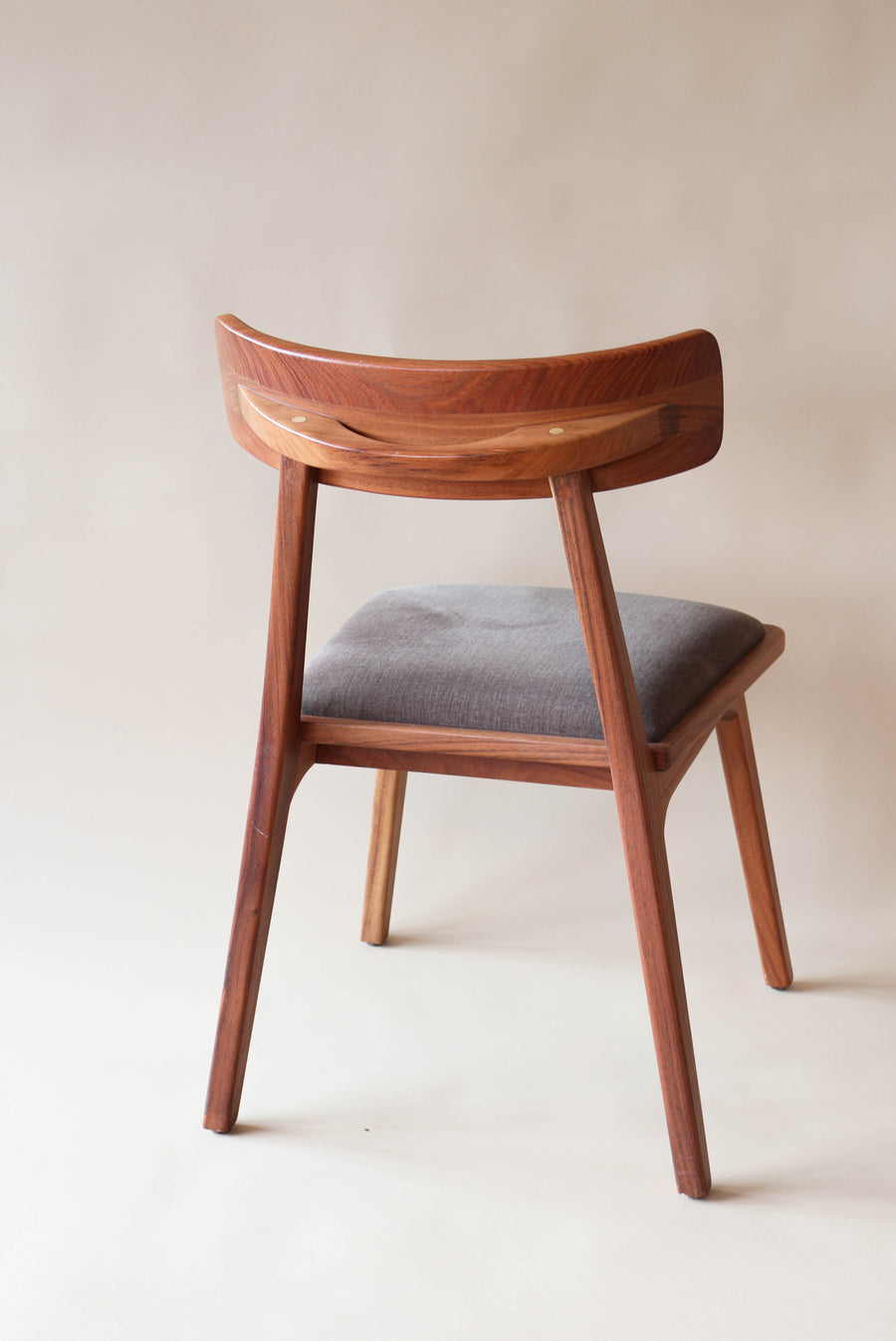 Silla Chara Tzalam/Tela Gris (1 pieza disponible)