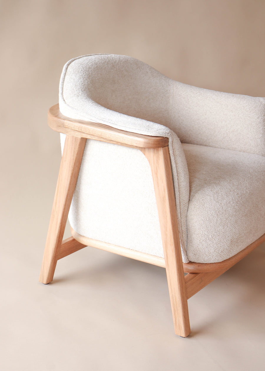 Sillón Matsu - Encino Blanco / Tela Clara (Agotado)