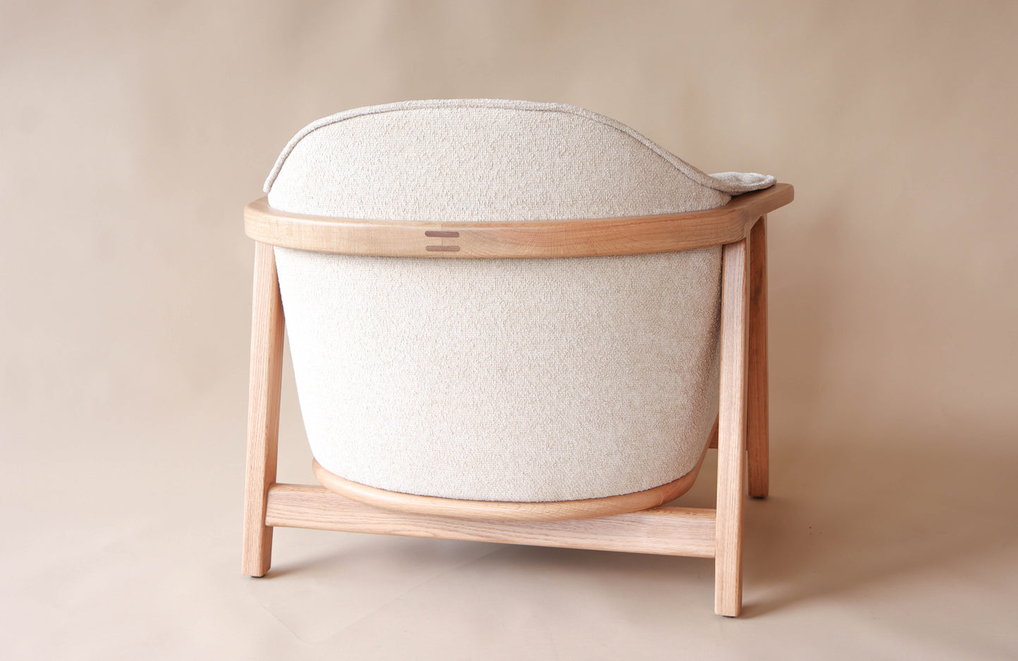 Sillón Matsu - Encino Blanco / Tela Clara (Agotado)