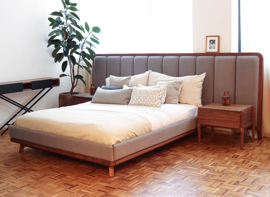 Cama Emu QS - Nogal / Tela (1 pieza disponible)
