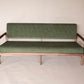 Love Seat Ibis, Nogal - Tela verde (1 pieza disponible)